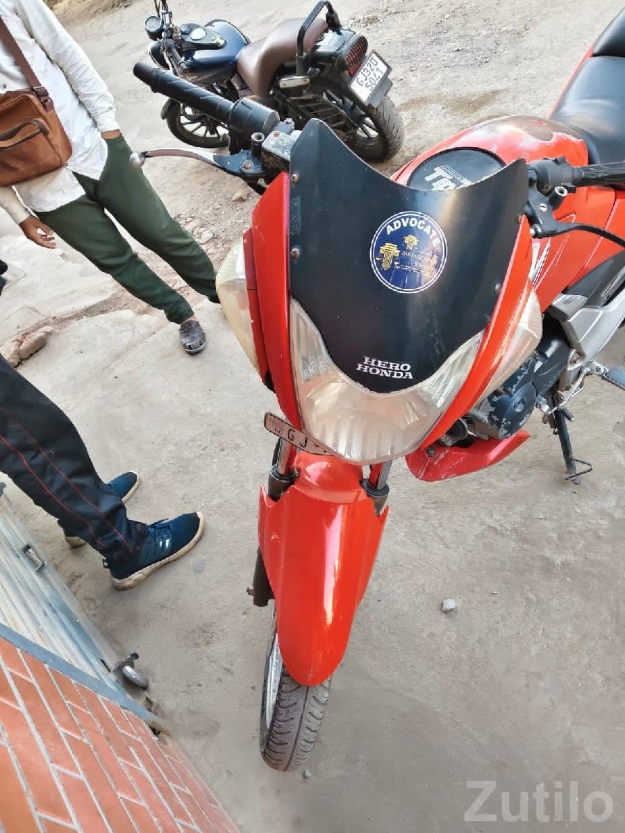 Hero CBZ Xtreme 2011 Red Bike for Sale - Bikes - Bhesan - Image 3