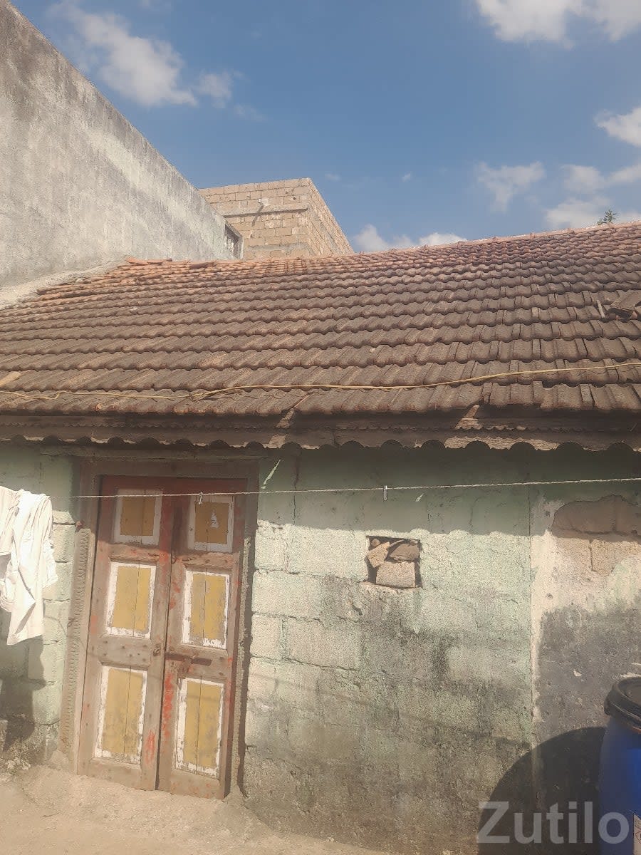 Old Village House 27x30 For Sale - House for Sale - Bhanvad - Image 1