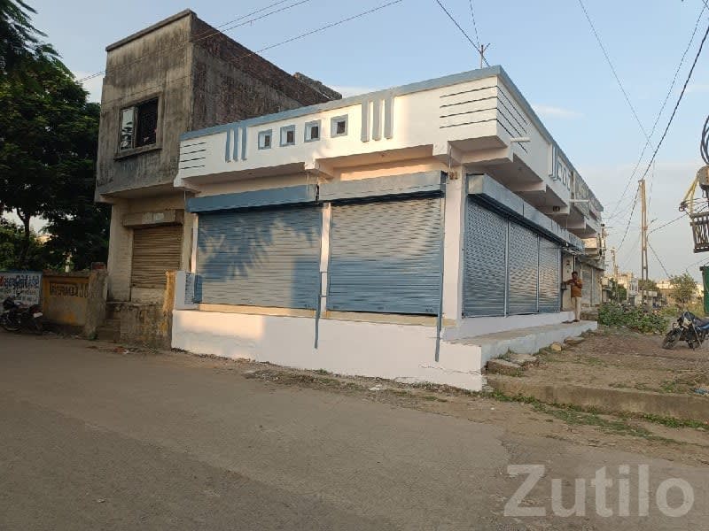 4 Commercial Shops Building for Sale - Commercial Property - Kamrej - Image 1
