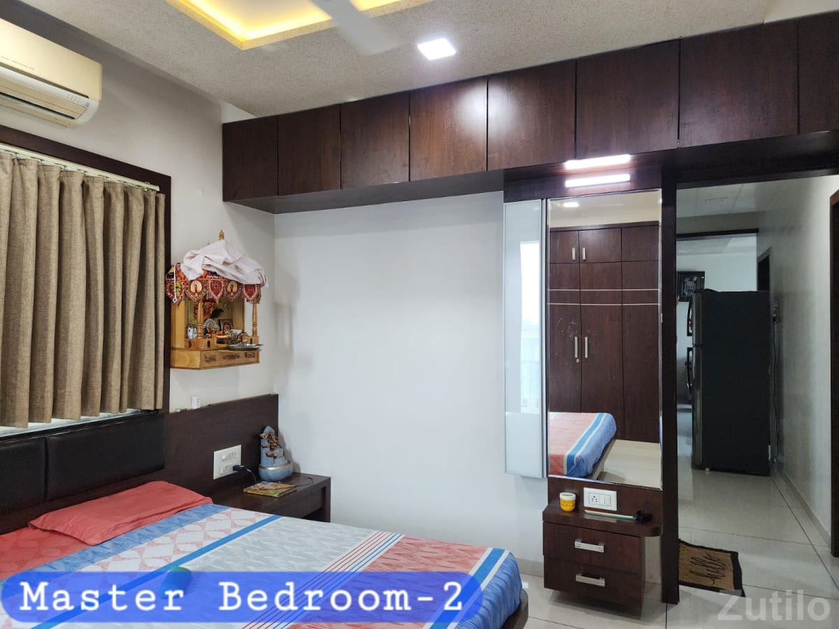Prime Flat About to sell in city center - House for Sale - Rajkot City - Image 3