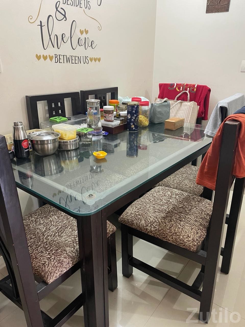 6 seater solid wood dining table made from teak wood - ડાઇનિંગ ટેબલ - વડોદરા શહેર - Image 1