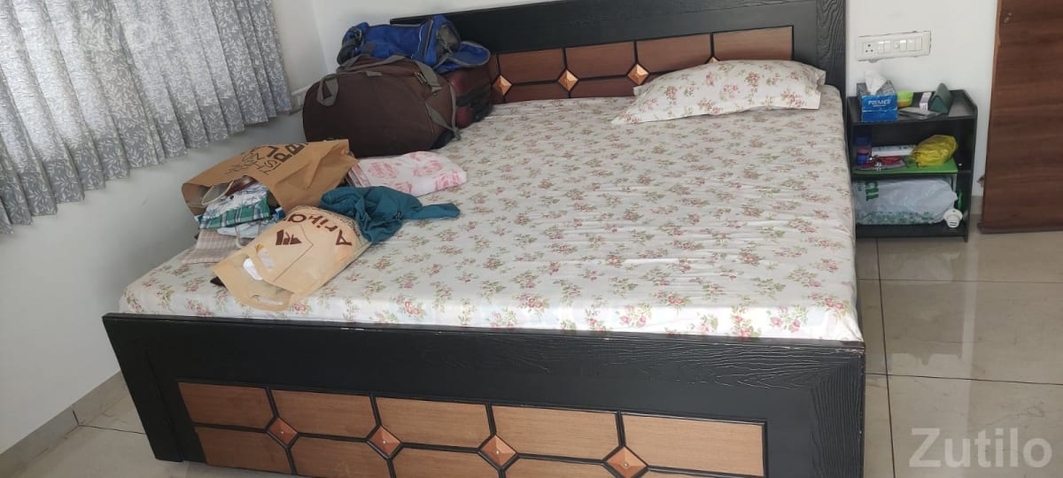 6*6 WOODEN Ply BED - Beds & Mattresses - Gandhinagar City - Image 3