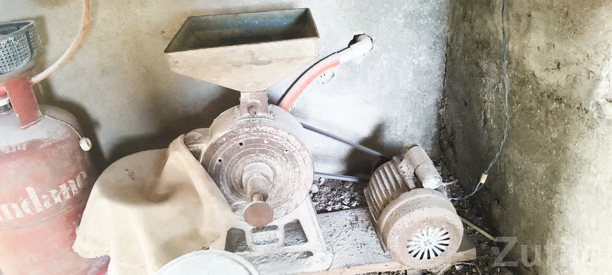 Used Electric Gharghanti Flour Mill - Machinery - Mangrol - Image 2