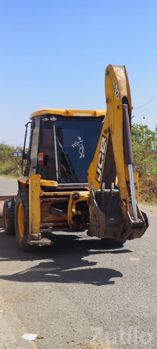 2014 JCB Backhoe Loader in Good Condition - Construction Vehicles - Ranavav - Image 1