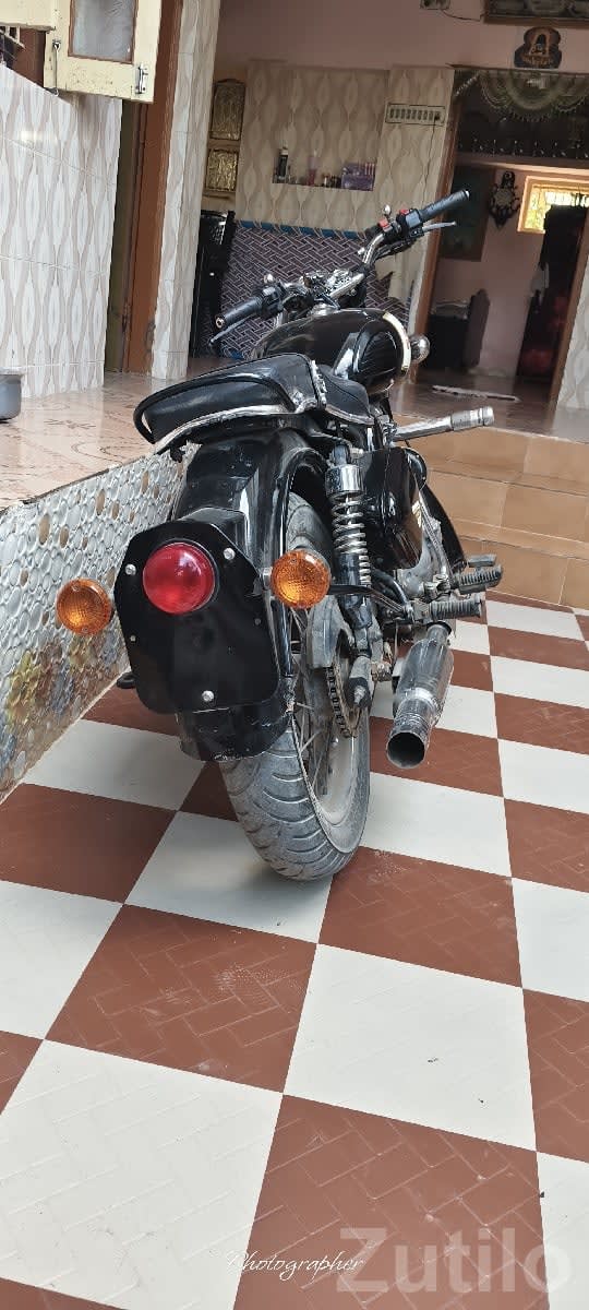 Royal Enfield Classic 2018 Motorcycle - Bikes - Bhesan - Image 2