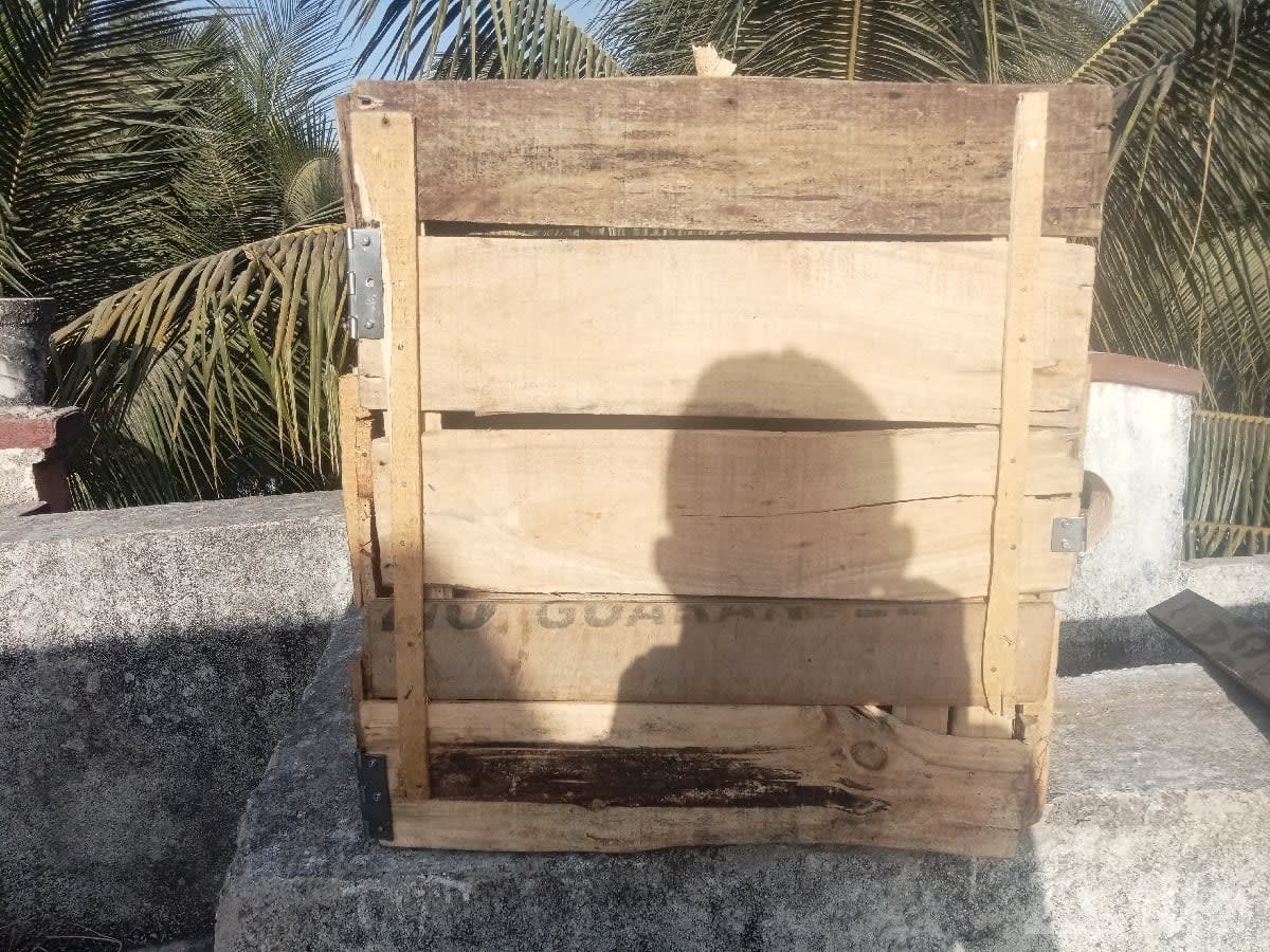6 Compartment Wooden Storage Box - કબાટ અને સ્ટોરેજ - માંગ્રોળ - Image 1
