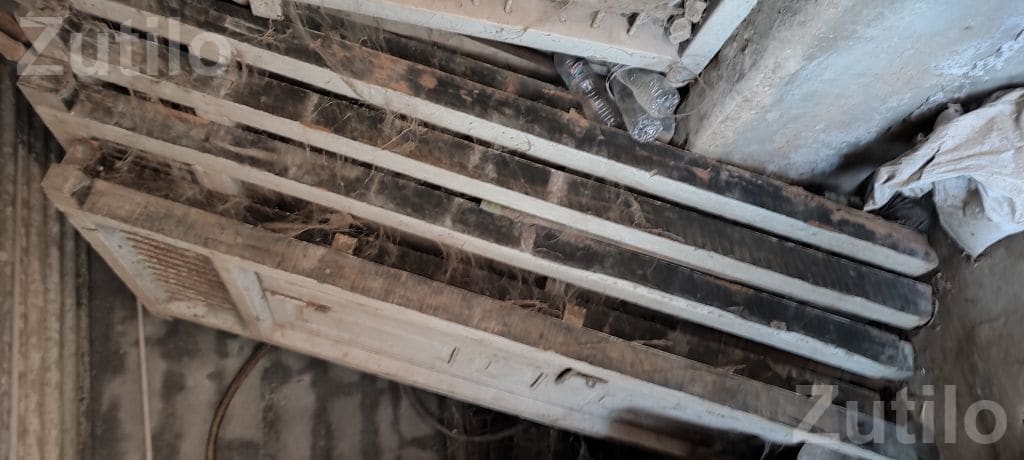 Used Doors and Windows Set for Sale - ટૂલ્સ અને હાર્ડવેર - પોરબંદર - Image 1