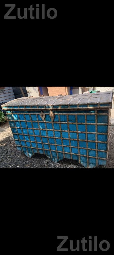 Vintage Teak Wood Storage Chest - કબાટ અને સ્ટોરેજ - સાવરકુંડલા - Image 1