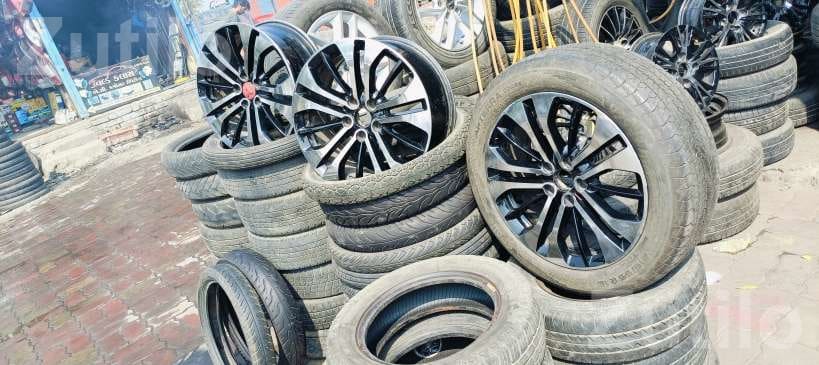 Alloy Wheels and Tyres for Innova Brezza i20 - ઓટો પાર્ટ્સ - સુરત શહેર - Image 1