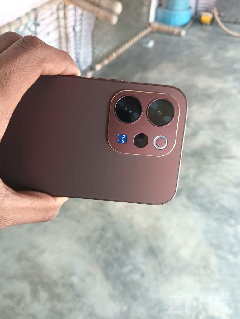 Vivo V70 5G with Bill Box and Charger - Mobile Phones - Shankheshwar - Image 2