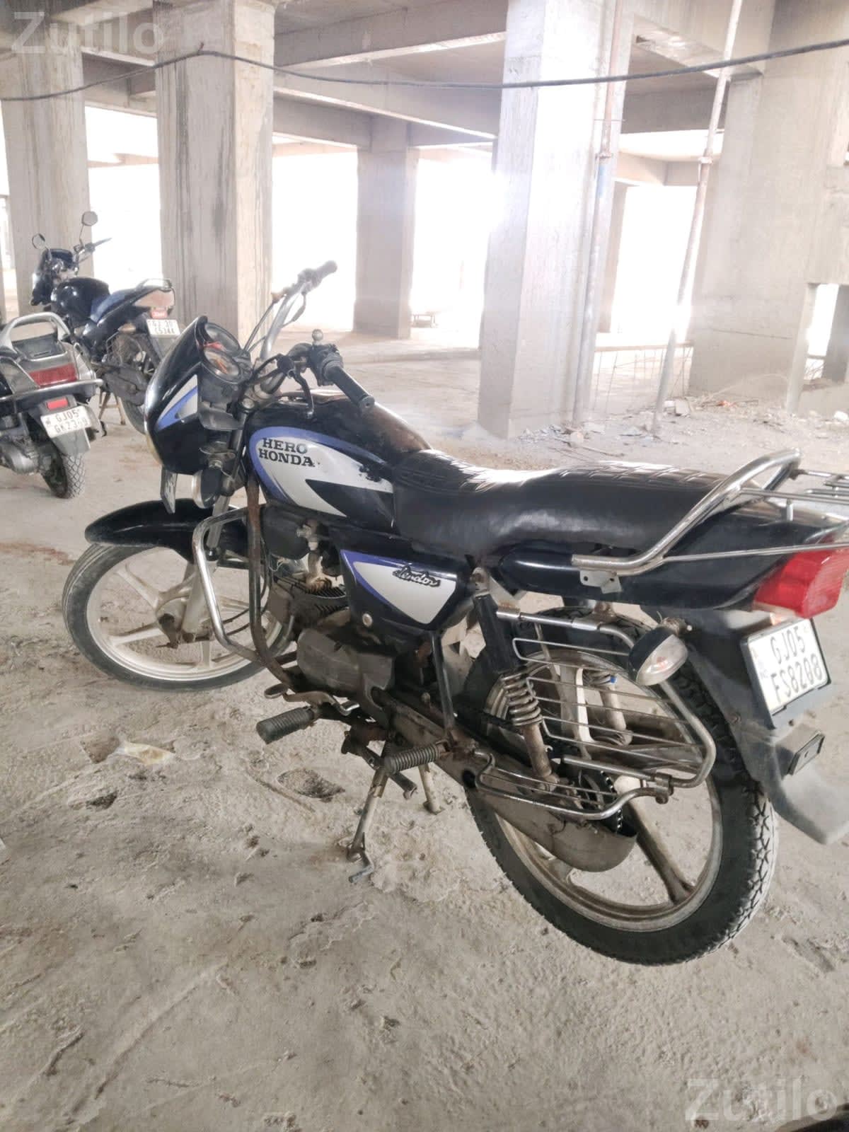 Hero Honda Splendor 2009 Bike - બાઇક્સ - સુરત શહેર - Image 3
