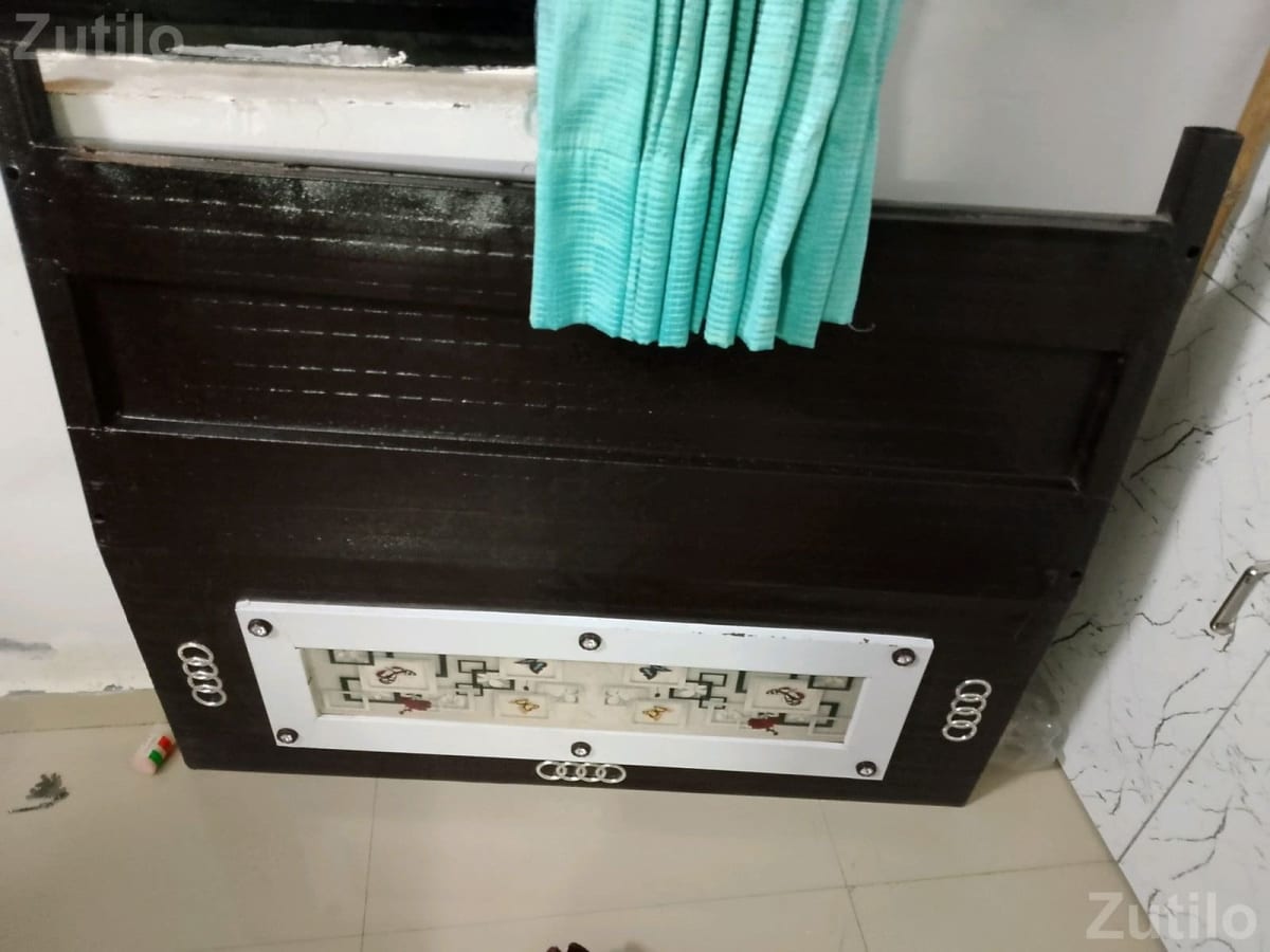 Floating Bed Frame 2 Years Old - પાંખા અને ગાદી - સુરત શહેર - Image 1
