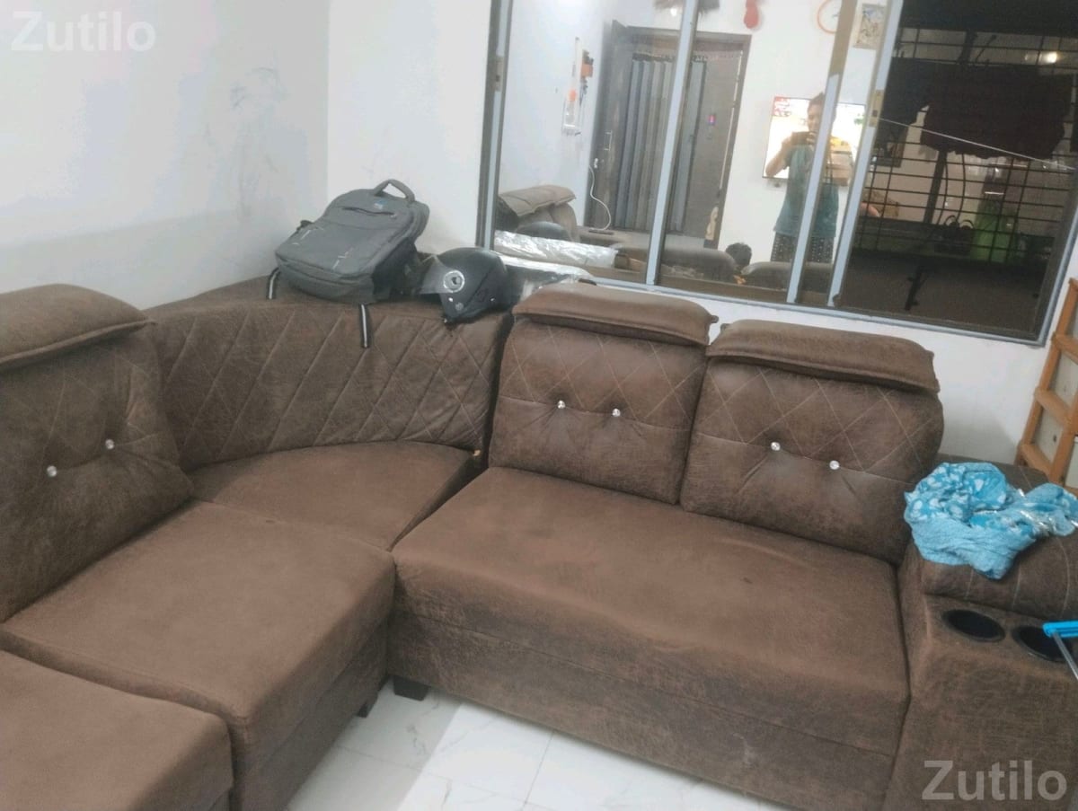 Brown Sofa Set with Cup Holder - સોફા સેટ - સુરત શહેર - Image 2