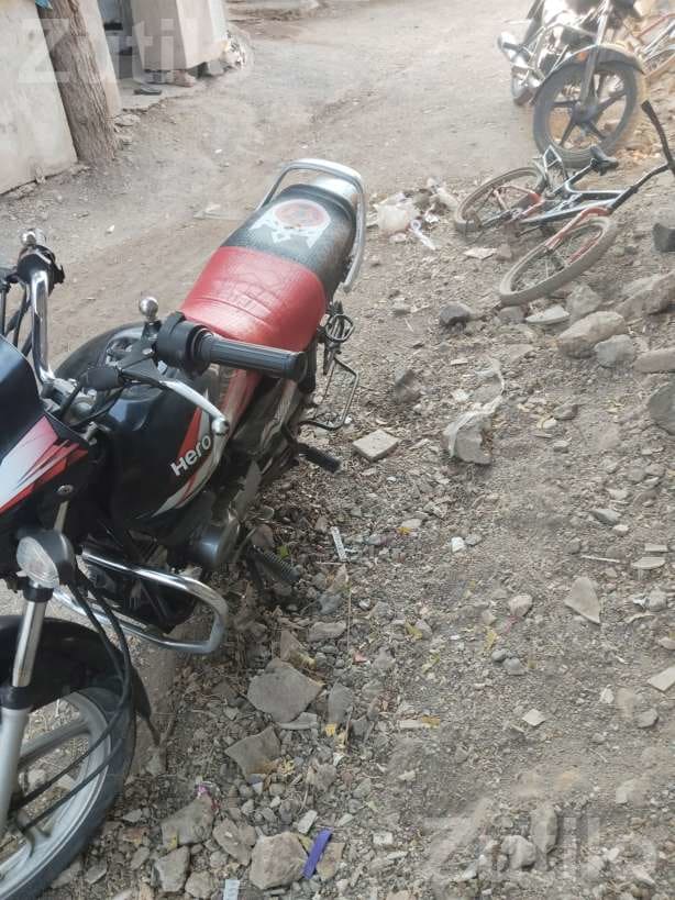 Hero Deluxe 2017 Motorcycle - Bikes - Botad - Image 3