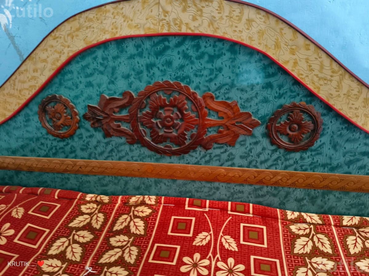 Wooden Bed in Good Condition - પાંખા અને ગાદી - અંજાર - Image 2