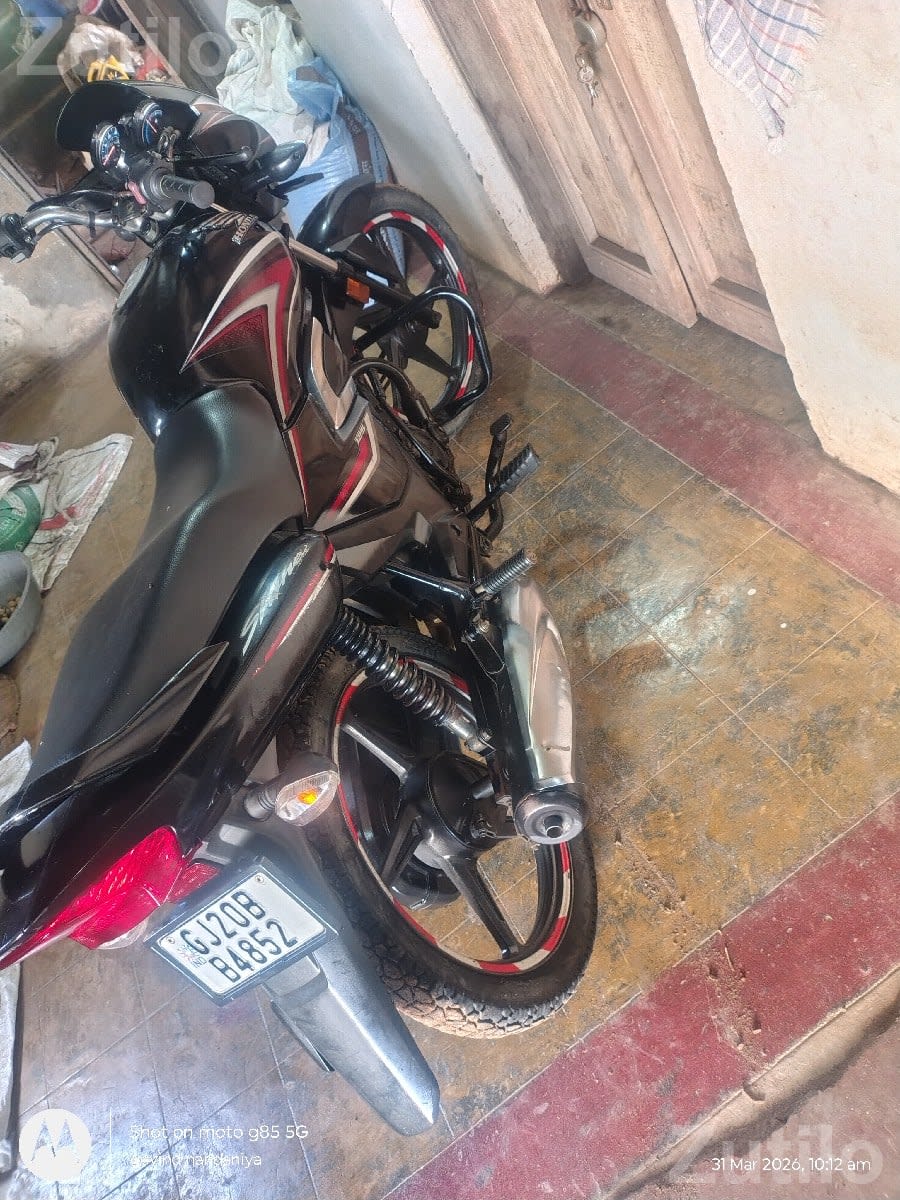 Honda Shine Black Motorcycle - Bikes - Mangrol - Image 3