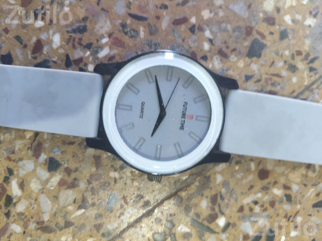Future Time Analog Wrist Watch - Fashion Accessories - Lathi - Image 5