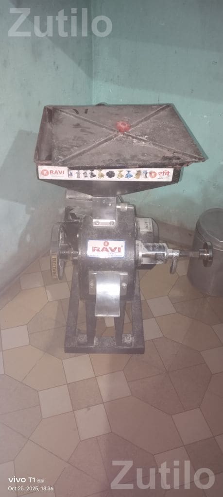 Ravi Domestic Flour Mill 8 Months Used - Other Home Appliances - Kodinar - Image 1