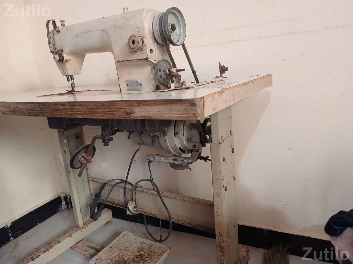 Heavy Industrial Sewing Machine with Motor - Machinery - Jamjodhpur - Image 4