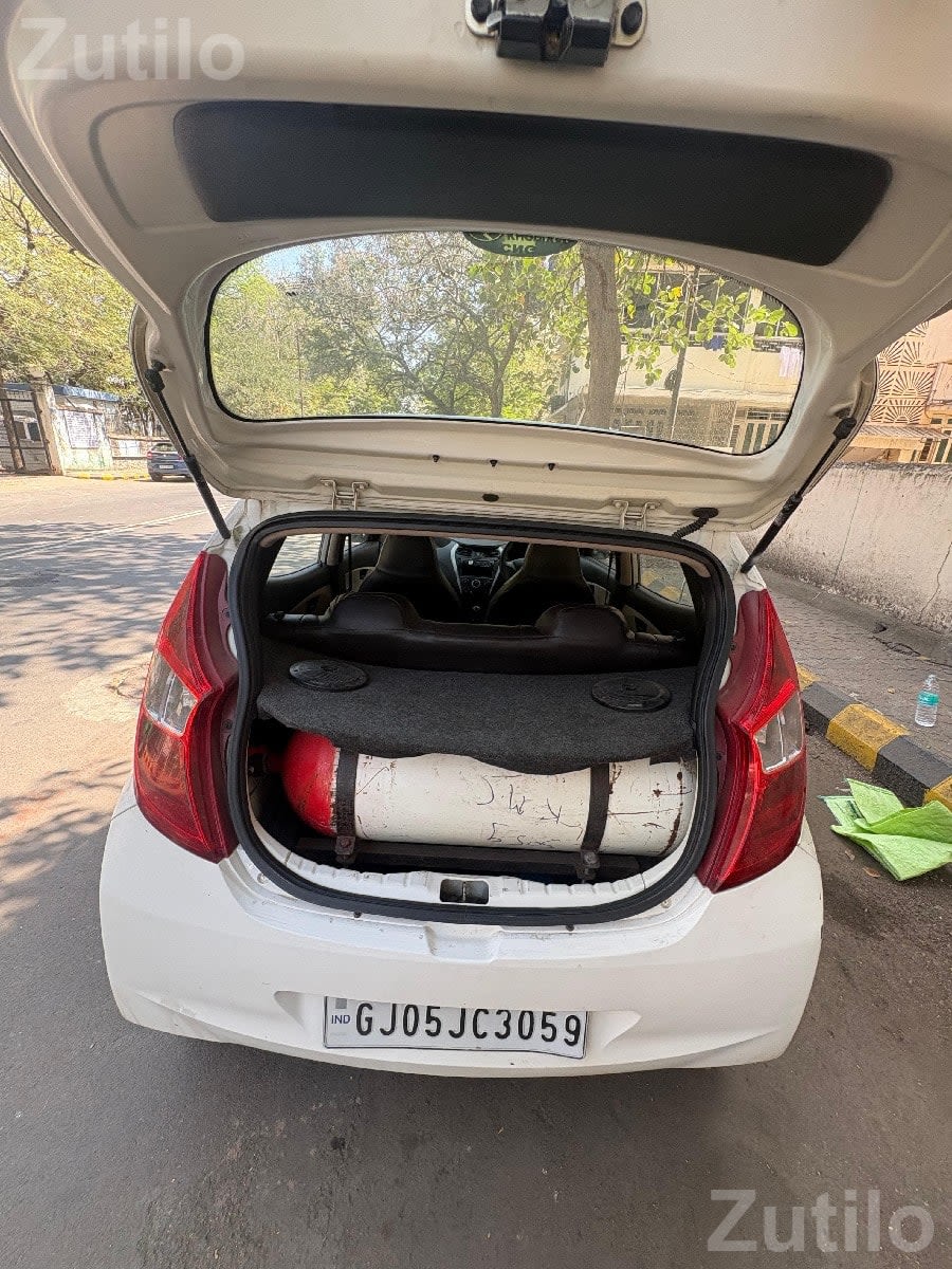 Hyundai Eon Era CNG White Car - કાર - મીઠાપુર - Image 3