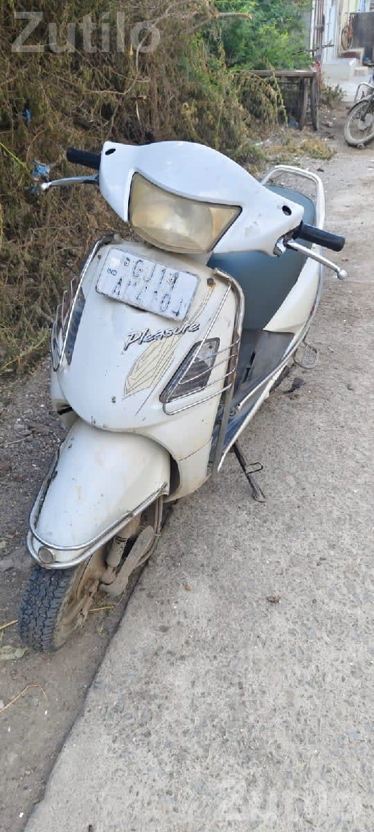 Hero Honda Pleasure Scooter 2016-2017 - Bikes - Keshod - Image 2