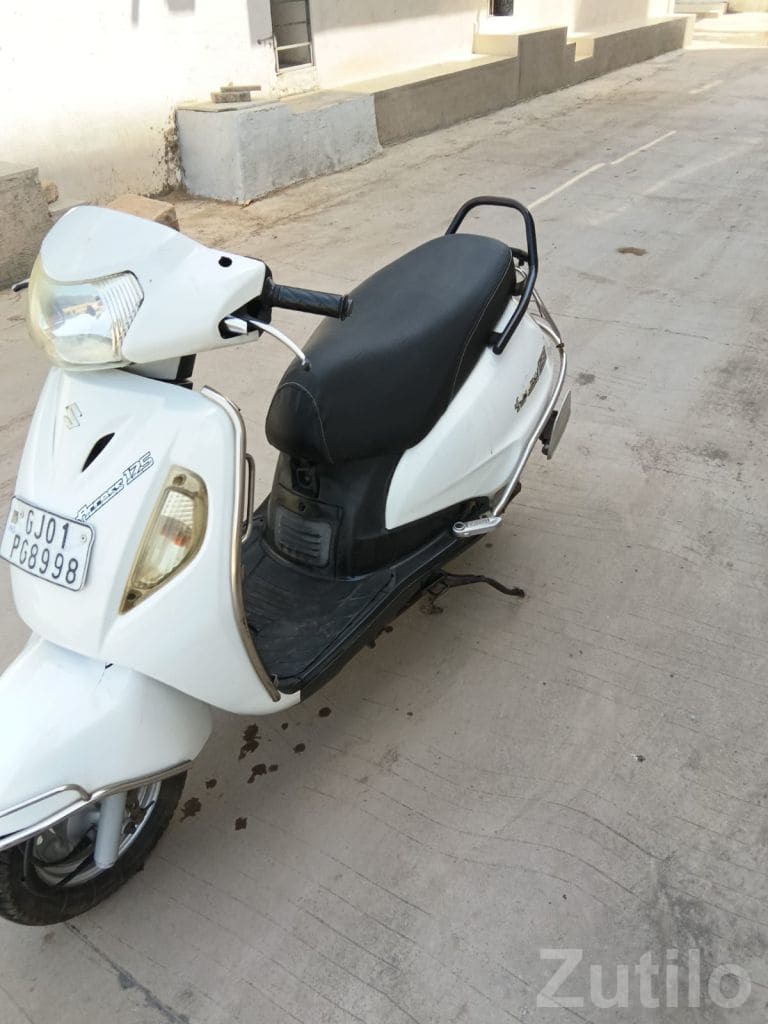 Suzuki Access 125 2012 Scooter - Bikes - Veraval - Image 1
