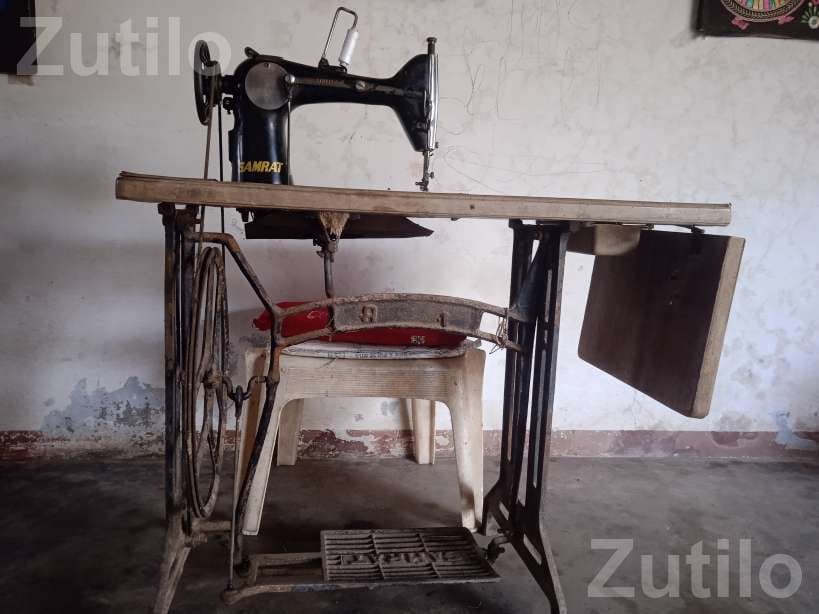 Samrat Manual Sewing Machine - Other Industrial Items - Rapar - Image 2