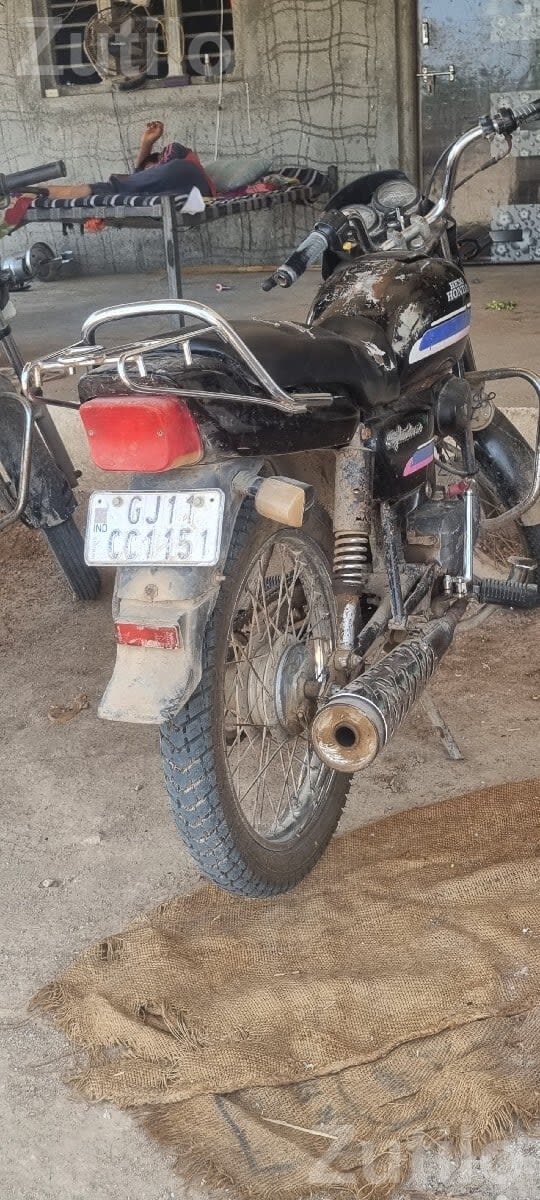 Hero Honda 2009 Model Motorcycle - Bikes - Vanthali - Image 2