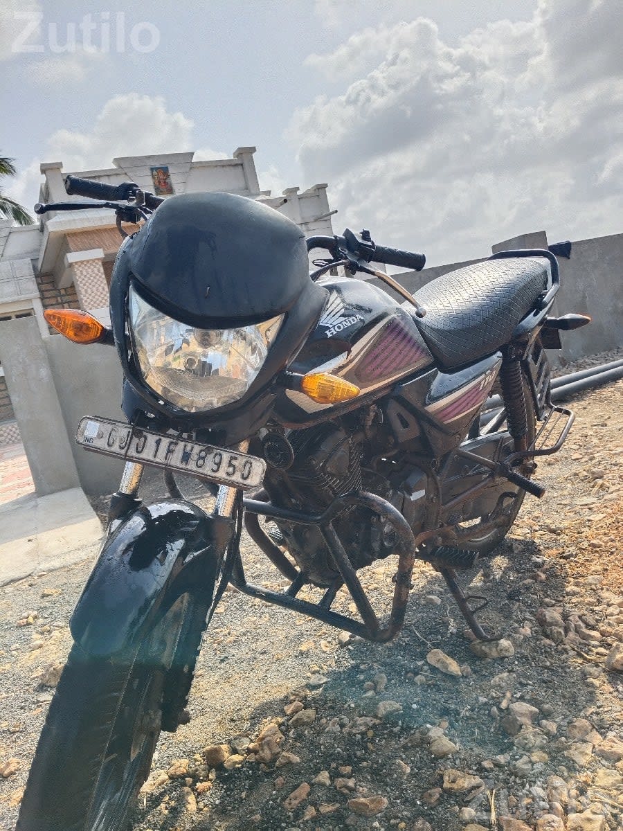 2016 Honda 110 Commuter Bike in Black - Bikes - Porbandar City - Image 1
