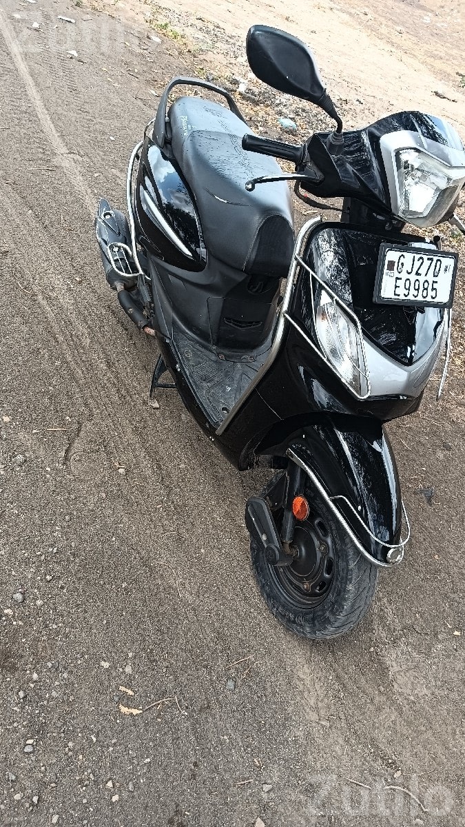 2020 Pleasure Plus Scooter, Second Owner - Bikes - Keshod - Image 5
