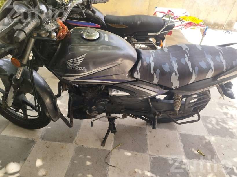 2017 Honda Shine Motorcycle for Sale - Bikes - Jamjodhpur - Image 2