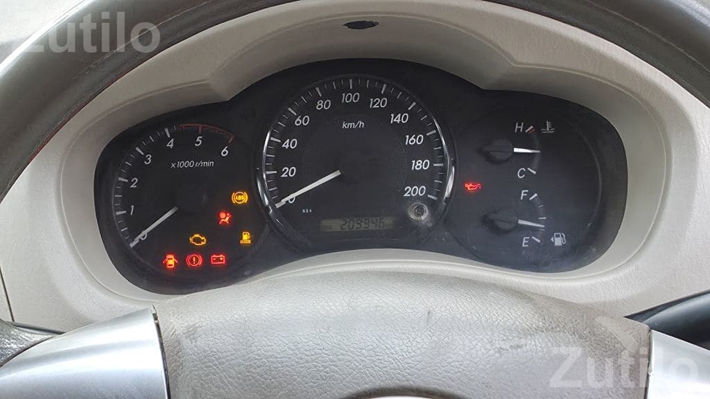 Toyota Innova 2.5 G 2014 Diesel 8 Seater - કાર - જસદણ - Image 2