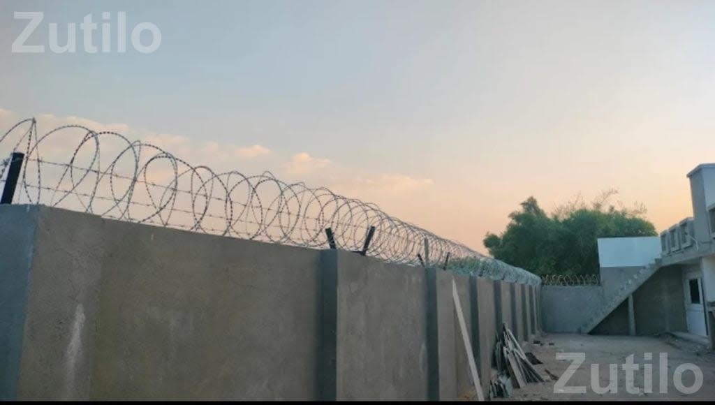 Concrete Fencing Wall Panels - Home Repair - Sanand - Image 2