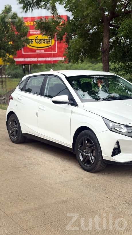 Hyundai i20 Petrol CNG 2022 Manual - કાર - સુરત શહેર - Image 3