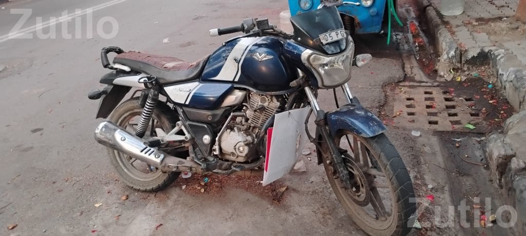 Bajaj V15 2017 Single Owner Bike - બાઇક્સ - સુરત શહેર - Image 3