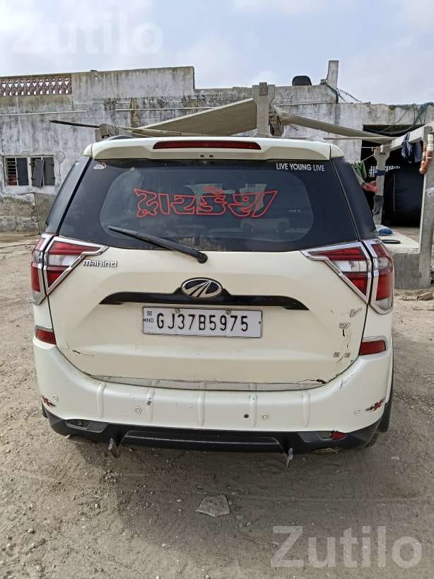 2018 Mahindra XUV500 Diesel SUV - કાર - દ્વારકા - Image 1