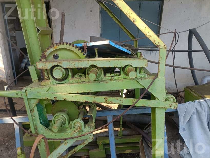 1500 ft Borewell Motor Lifting Stand - Machinery - Visavadar - Image 1