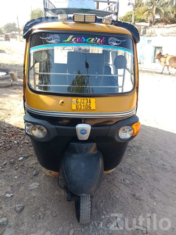 Piaggio Diesel Auto Rickshaw with New Hood - ઓટો રિક્ષા - જુનાગઢ - Image 2