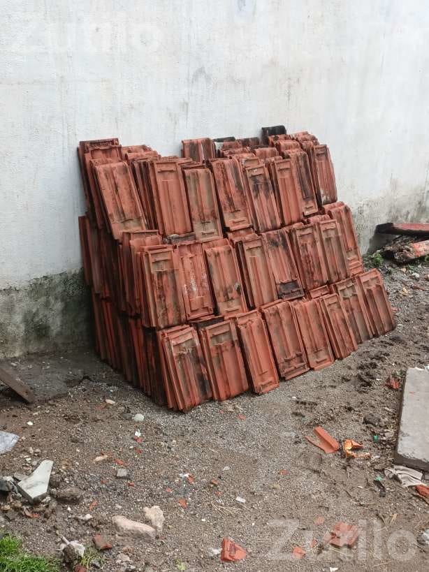 Clay Roof Tiles, 400 to 500 Pieces Available - ટૂલ્સ અને હાર્ડવેર - વેરાવળ - Image 3