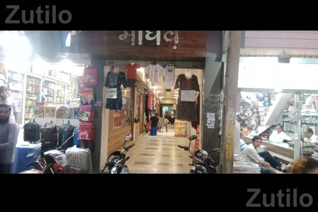 Commercial Shop for Sale with Shutter Front - દુકાનો - વેરાવળ - Image 5