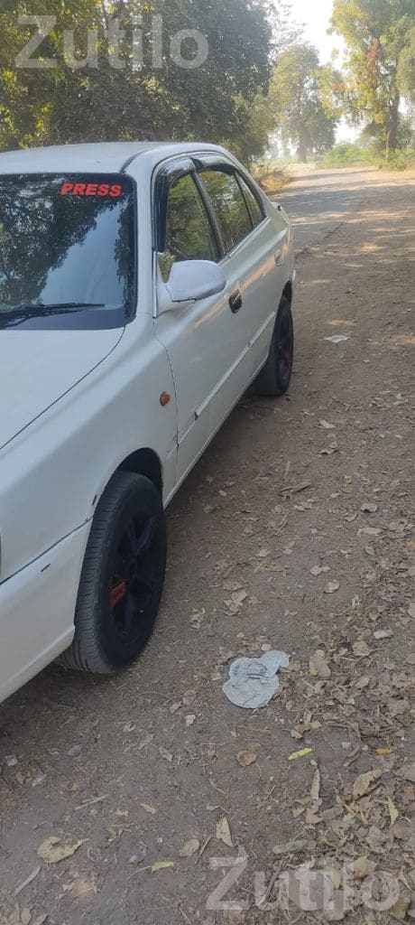 Hyundai Accent 2002 White Sedan - કાર - ધ્રાંગધ્રા - Image 2