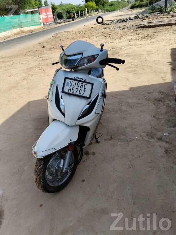 Honda Activa 2021 White Scooter - Bikes - Tharad - Image 1