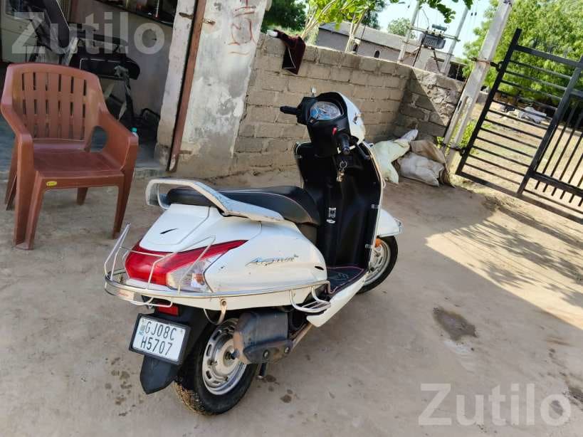 Honda Activa 2021 White Scooter - Bikes - Tharad - Image 2