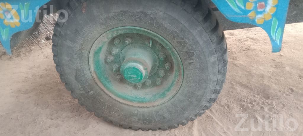 Used Trolley Tyre with Rim - ઓટો પાર્ટ્સ - પાલનપુર - Image 3
