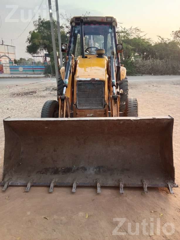 2010 Backhoe Loader, Second Owner - Construction Vehicles - Palanpur - Image 5
