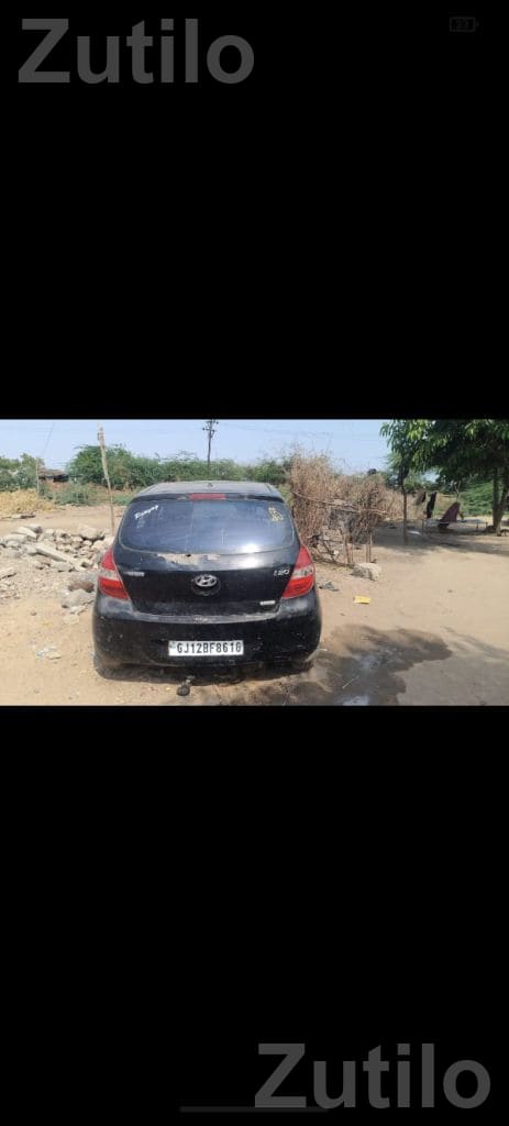 2011 Hyundai i20 Petrol Hatchback - કાર - ભુજ - Image 1