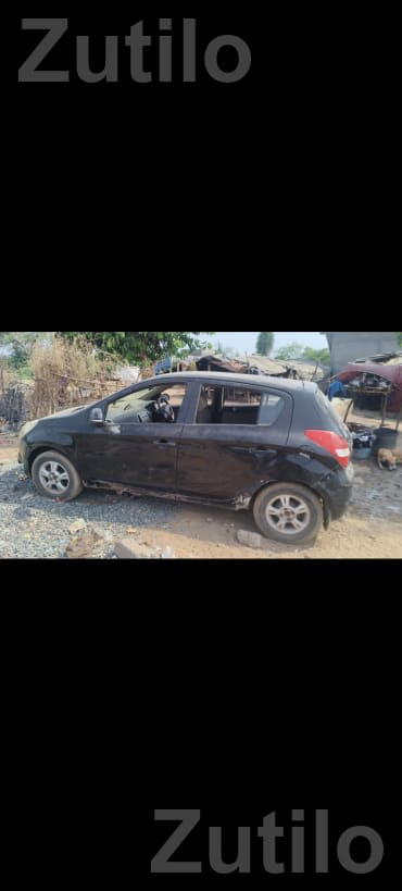 2011 Hyundai i20 Petrol Hatchback - કાર - ભુજ - Image 3