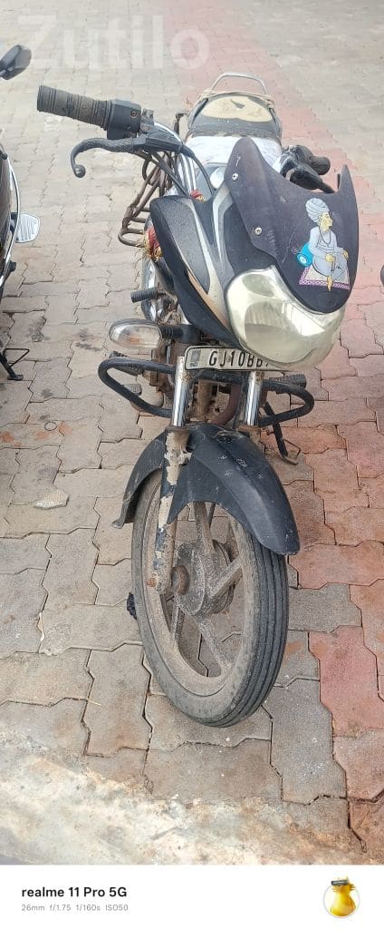 2012 Bajaj Discover Motorcycle with RC Book - Bikes - Lalpur - Image 2