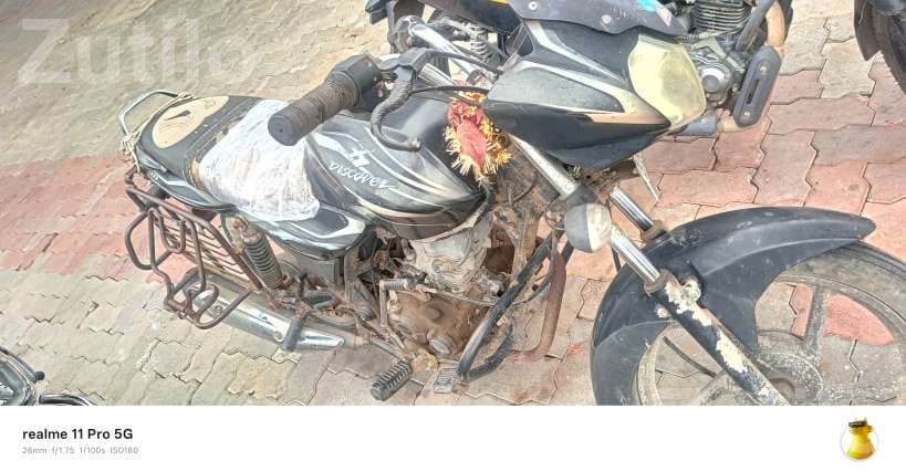 2012 Bajaj Discover Motorcycle with RC Book - Bikes - Lalpur - Image 4