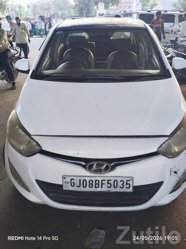 2014 Hyundai i20 Sportz Diesel Hatchback - Cars - Mehsana City - Image 2